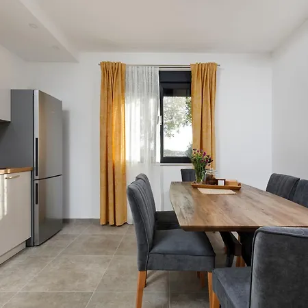 New - House Kostella - *