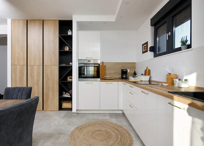 Feriehus New - House Kostella - *