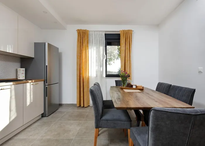 New - House Kostella - *