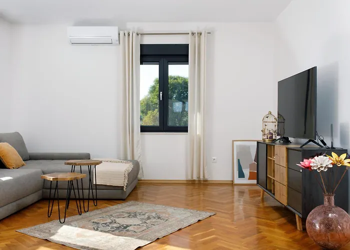 New - House Kostella - בית נופש Drniš